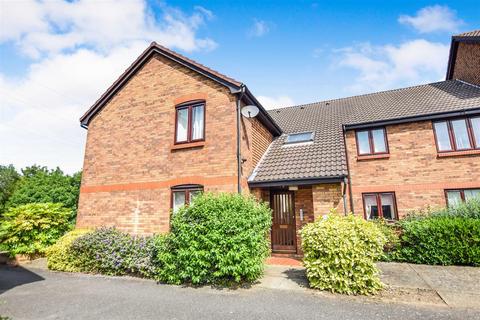 33 Kipling Drive, London, SW19 1TJ