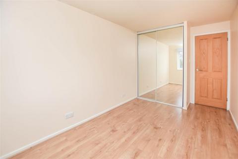 33 Kipling Drive, London, SW19 1TJ