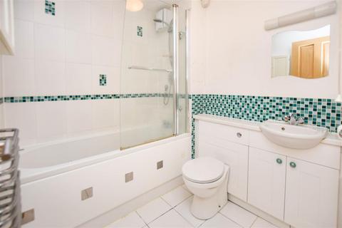 33 Kipling Drive, London, SW19 1TJ