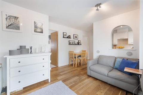 10 Lulworth Crescent, Mitcham, CR4 3RB