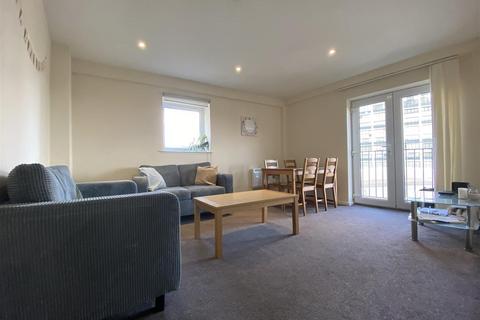 4 bedroom apartment to rent, Rialto Building, Melbourne Street, Newcastle Upon Tyne