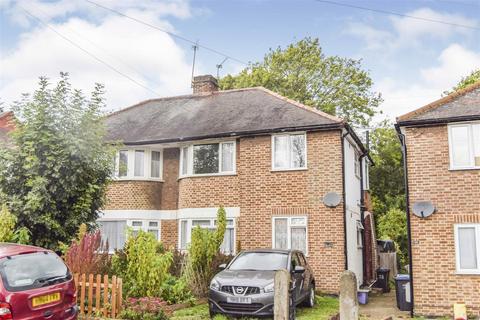 148 Runnymede, London, SW19 2RG