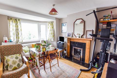 148 Runnymede, London, SW19 2RG
