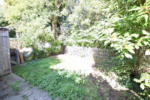 148 Runnymede, London, SW19 2RG
