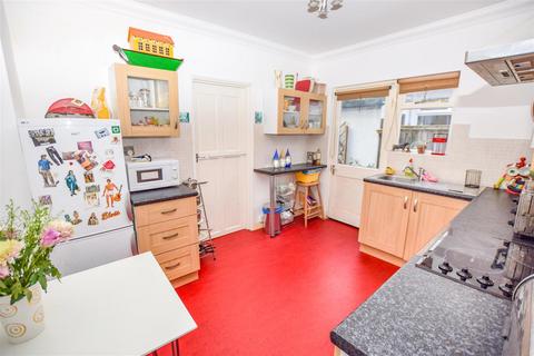 38 Boyd Road, London, SW19 2DG