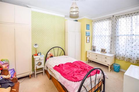 38 Boyd Road, London, SW19 2DG