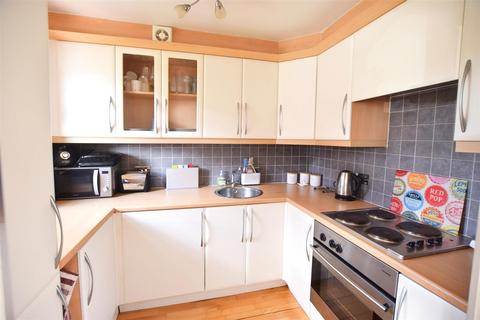 220 North Road, London, SW19 1TR