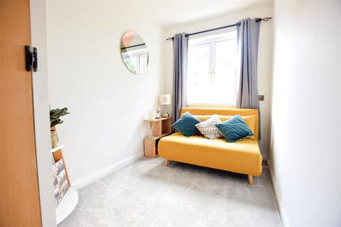 220 North Road, London, SW19 1TR