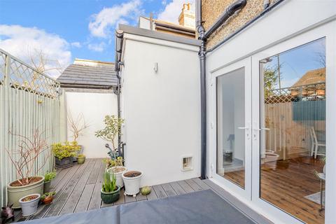 45 Kimble Road, London, SW19 2AU