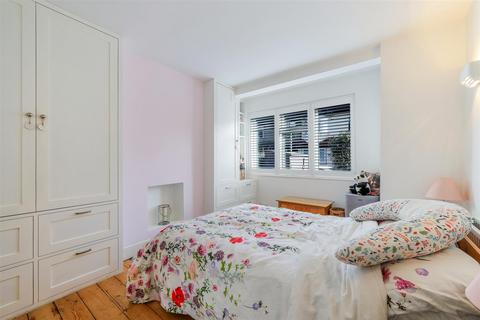 45 Kimble Road, London, SW19 2AU