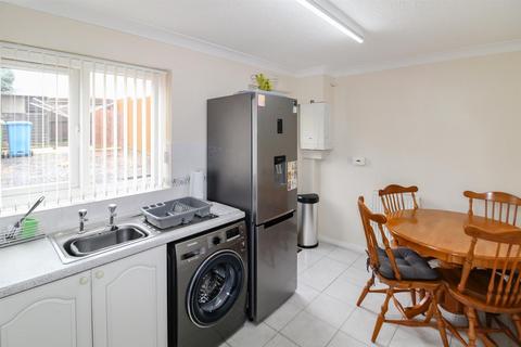 13 Applegarth Close, Corby, NN18 8EU