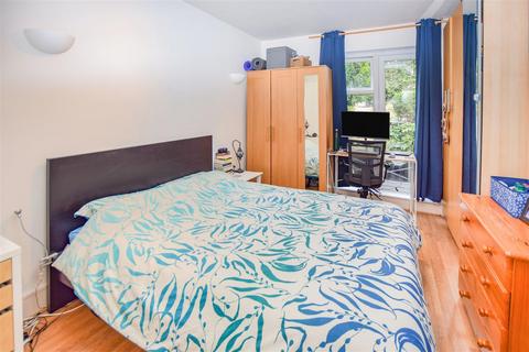 28 Ashtree Avenue, Mitcham, CR4 3DR