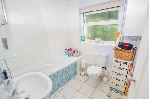 28 Ashtree Avenue, Mitcham, CR4 3DR