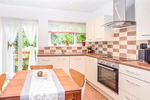 27 Windsor Avenue, London, SW19 2RR