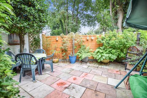 27 Windsor Avenue, London, SW19 2RR