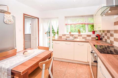 27 Windsor Avenue, London, SW19 2RR