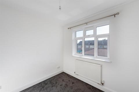 34a Lewis Road, Mitcham, CR4 3DE