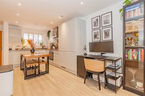 45b Crayford Way, Crayford, Dartford, DA1 4JY