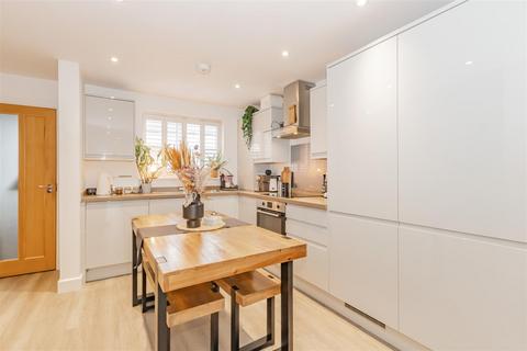 45b Crayford Way, Crayford, Dartford, DA1 4JY