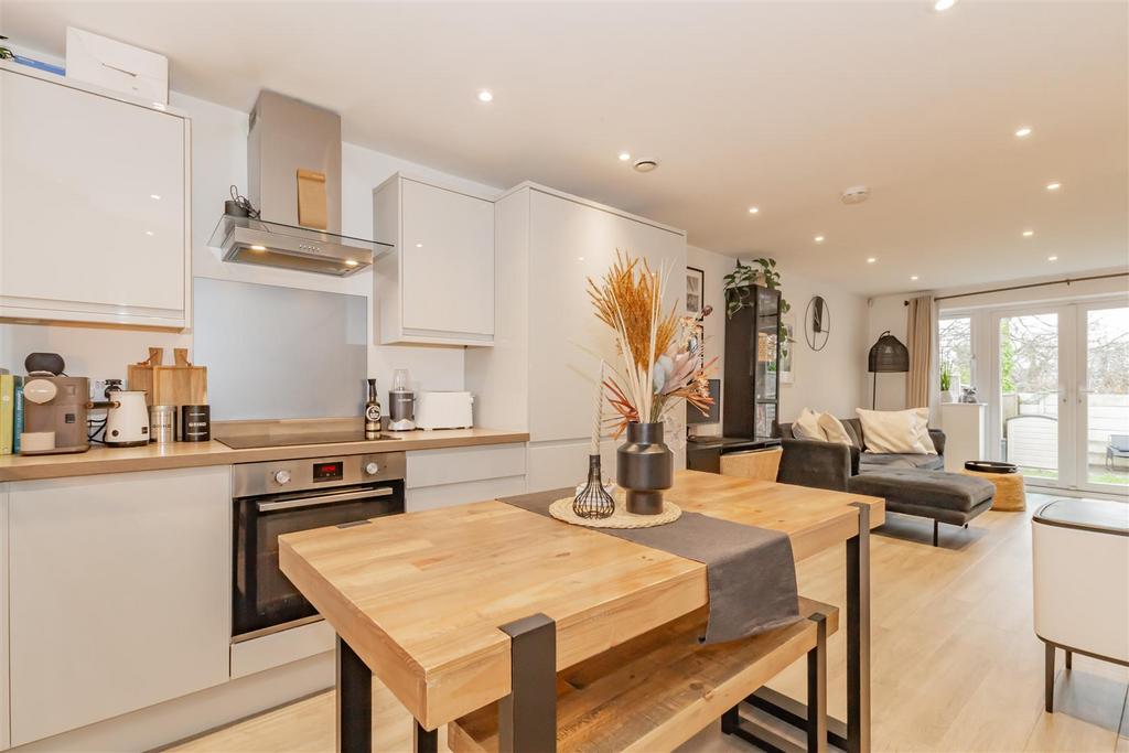 Lounge/Kitchen