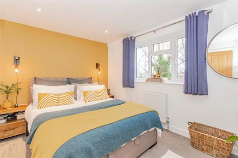 45b Crayford Way, Crayford, Dartford, DA1 4JY