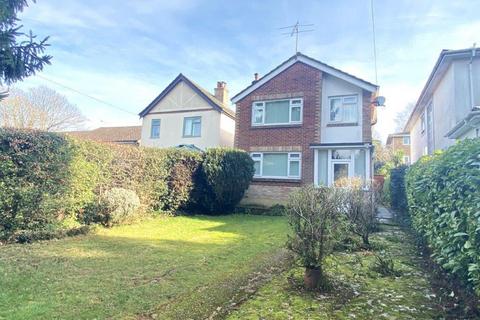 3 bedroom detached house for sale - Guest Avenue, Poole BH12