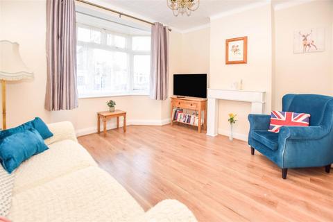 10 Lewis Road, Mitcham, CR4 3DE