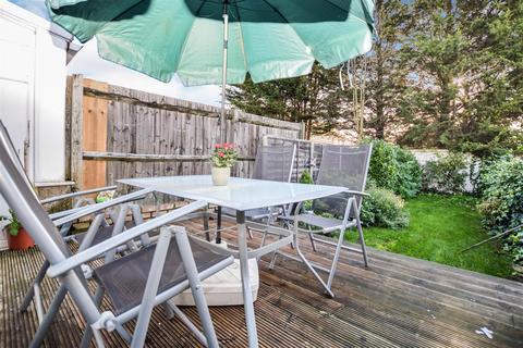10 Lewis Road, Mitcham, CR4 3DE