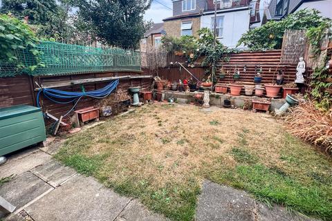 32 Warren Road, London, SW19 2HX