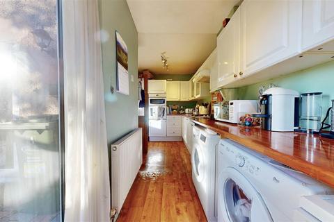 94 Kenneth Road, Romford, RM6 6LP