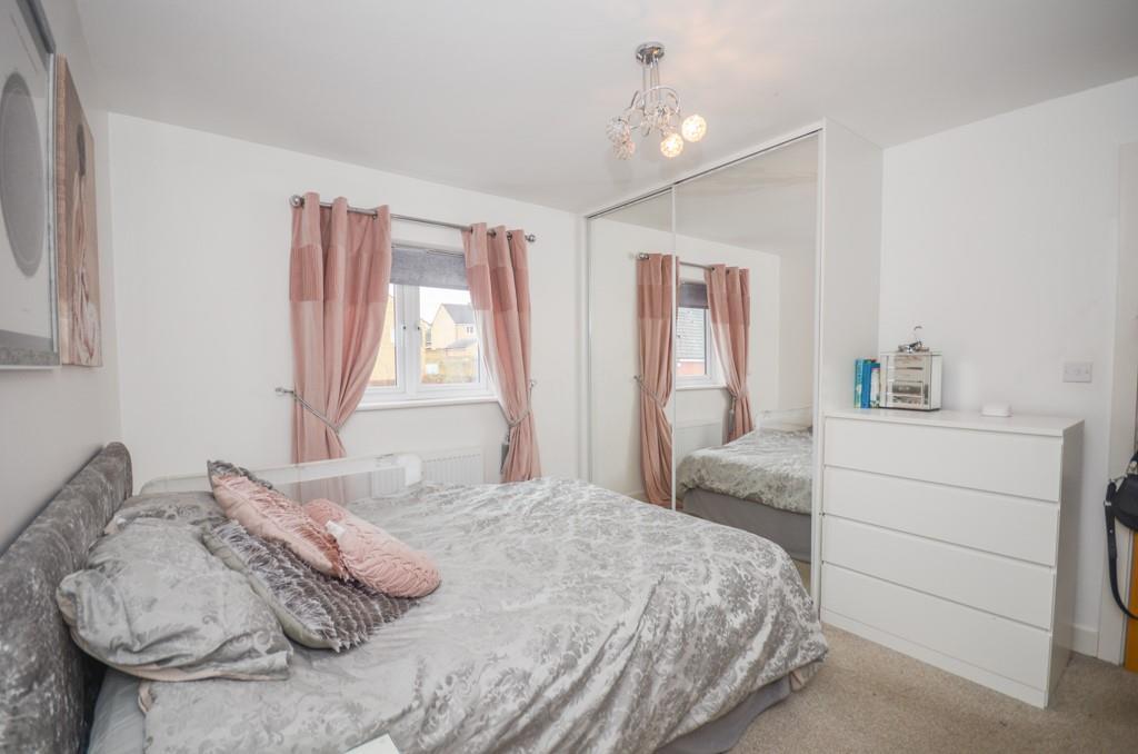 Bedroom 1 pic 2.jpg