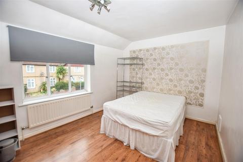 12 Fleming Mead, Mitcham, CR4 3LU