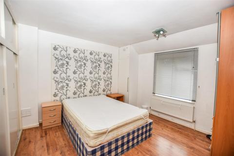 12 Fleming Mead, Mitcham, CR4 3LU