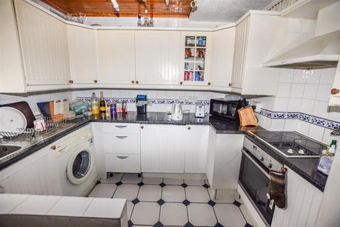 12 Fleming Mead, Mitcham, CR4 3LU