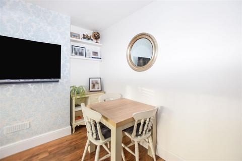 60 Runnymede, London, SW19 2PQ