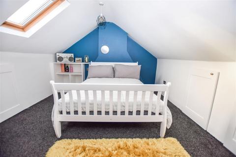 60 Runnymede, London, SW19 2PQ