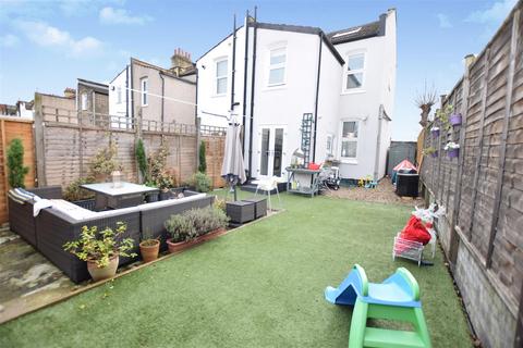 41 Miles Road, Mitcham, CR4 3DA