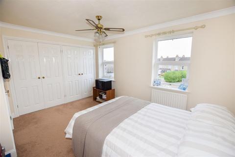 12 Tyrrell Square, Mitcham, CR4 3SD