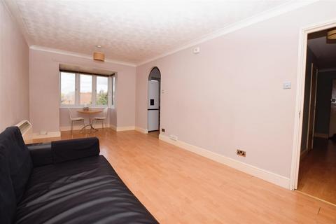 225 North Road, London, SW19 1TP