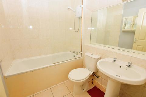 225 North Road, London, SW19 1TP