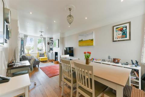 27 All Saints Road, London, SW19 1BU