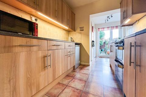 3 bedroom terraced house for sale, Old Manor Way, Drayton