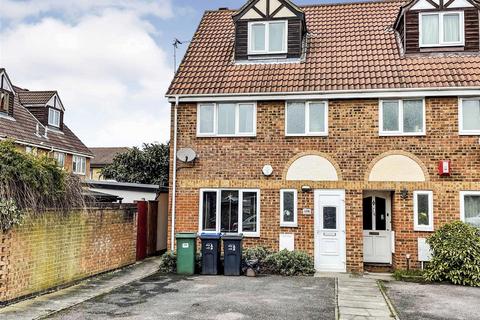 106 Heathfield Drive, Mitcham, CR4 3RG