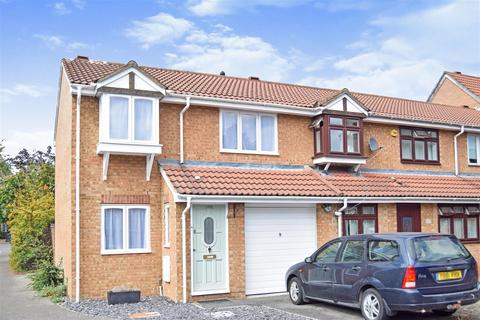 105 Heathfield Drive, Mitcham, CR4 3RD