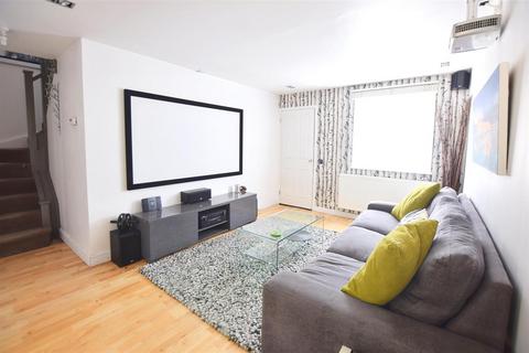 105 Heathfield Drive, Mitcham, CR4 3RD
