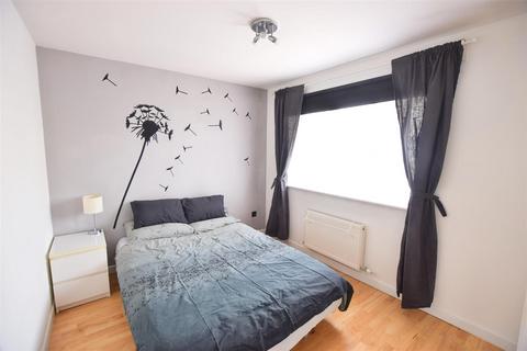 105 Heathfield Drive, Mitcham, CR4 3RD