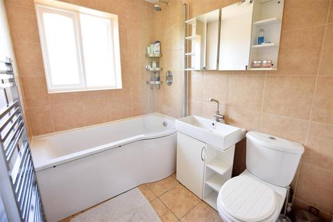 105 Heathfield Drive, Mitcham, CR4 3RD