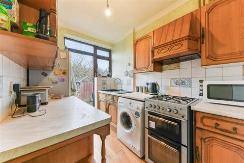 3 bedroom house for sale, Christchurch Close, Colliers Wood SW19