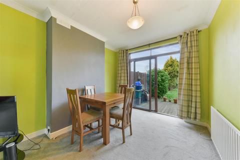 3 bedroom house for sale, Christchurch Close, Colliers Wood SW19
