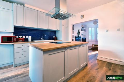 3 bedroom apartment for sale - Dale Grove, London N12